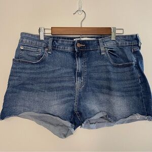 Levi’s Signature High Rise Shorts